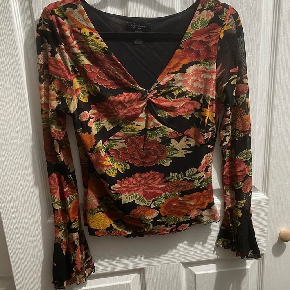 Context Petite floral long sleeve